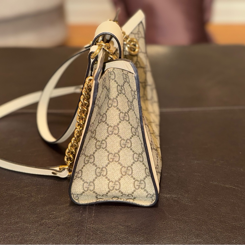 Small Gucci Supreme Monogram Padlock White Trim Canvas Chain-Handle Tote - Picture 3 of 9